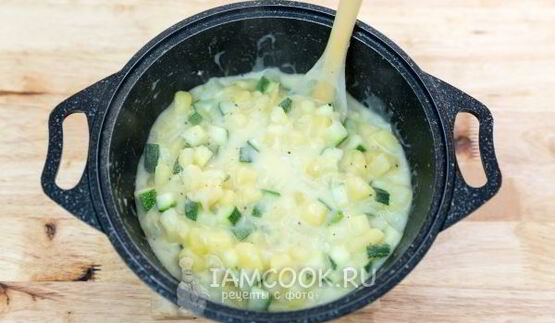 кабачки, тушенные с картошкой в сметане