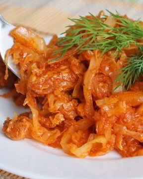 Капуста со свининой
