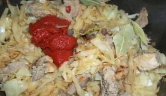 капуста со свининой