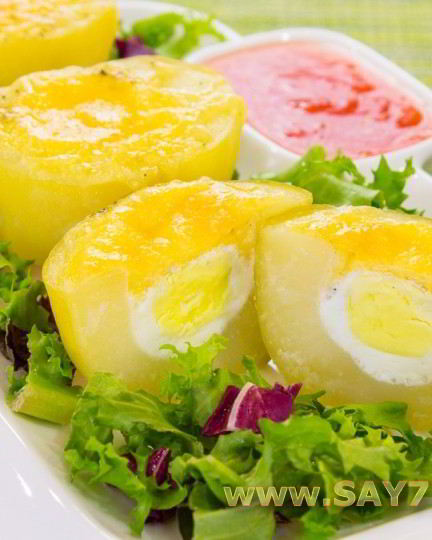 Рецепт картофеля, запеченного с перепелиными яйцами