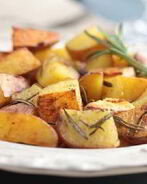 Картофель, запеченный с розмарином