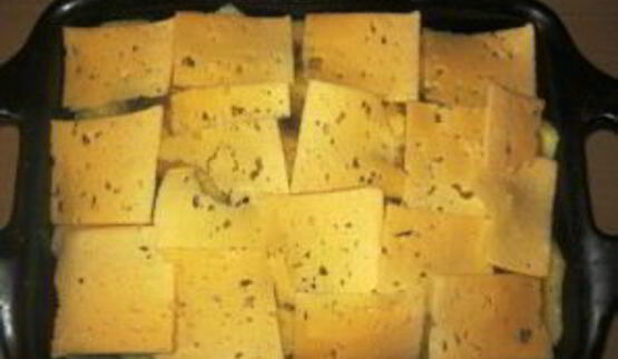 картошка, запеченная под сыром в духовке