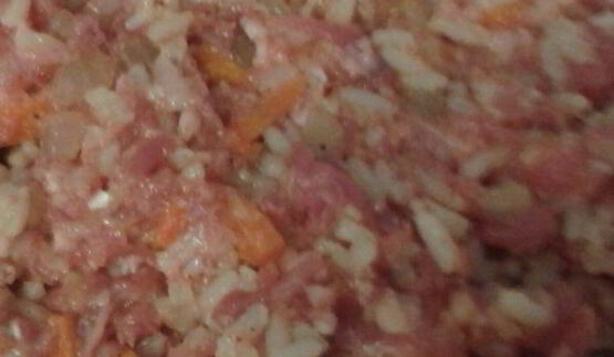 перец, фаршированный мясом и рисом