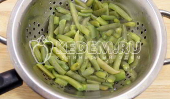 стручковая фасоль с кедровыми орешками