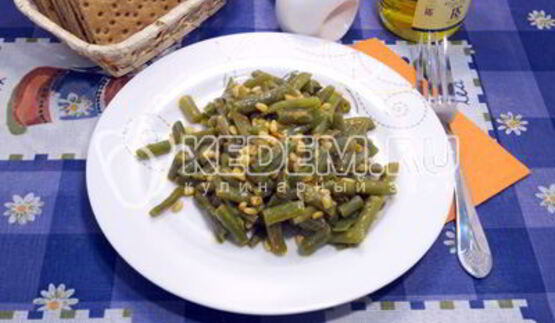 стручковая фасоль с кедровыми орешками