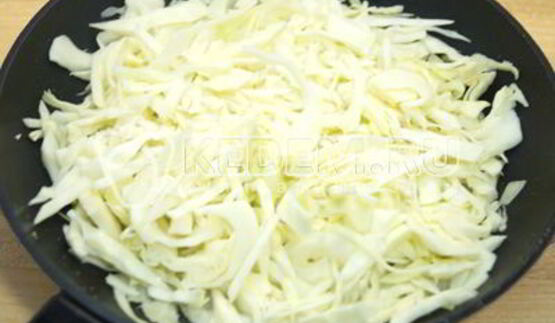 тушеная капуста с фасолью