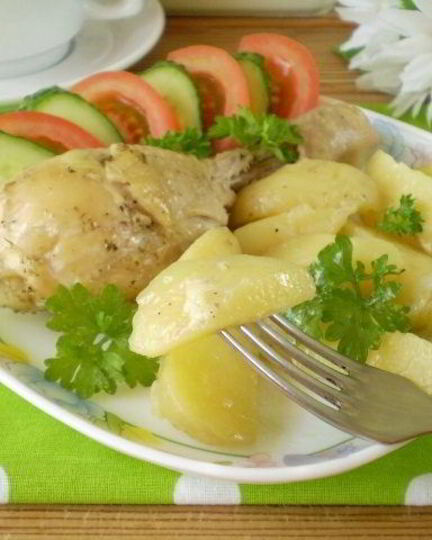 Рецепт тушеной картошки с курицей в мультиварке