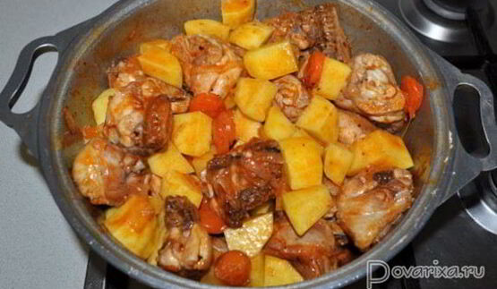 тушеный картофель с курицей