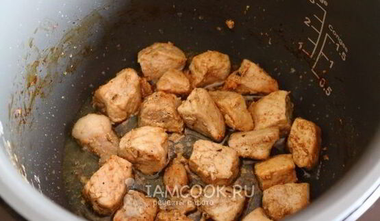 тушеные кабачки с мясом в мультиварке