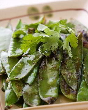 Жареный молодой стручковый горошек