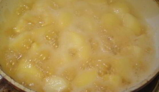 ароматная куриная печенка с грибами и яблочным чатни