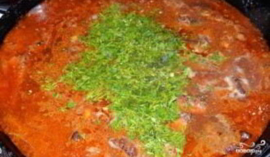 говяжья печень, тушенная с луком