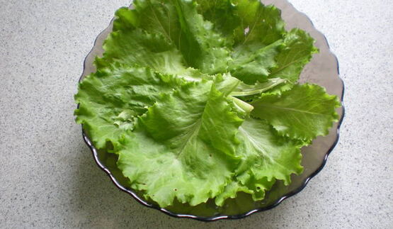 куриная печенка с красным луком в красном вине