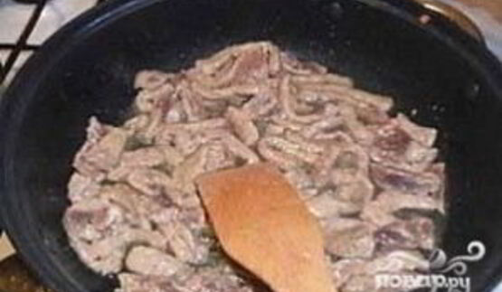 печень по-бефстрогановски