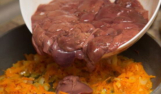 печень с овощами