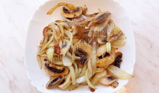 печень в сметанном соусе