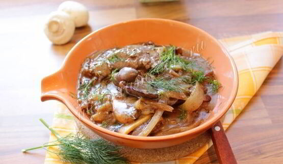 печень в сметанном соусе