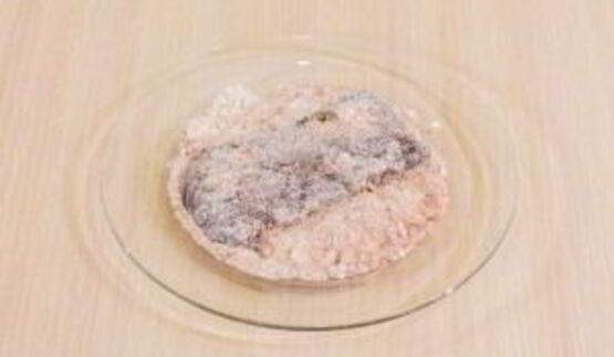 печень, запеченная с помидорами и луком под сыром