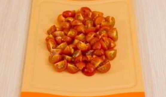 печень, запеченная с помидорами и луком под сыром