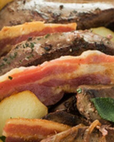 Рецепт телячьей печени с беконом и картофелем