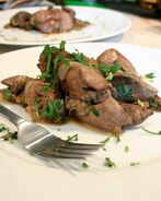 Утиная печень с луком