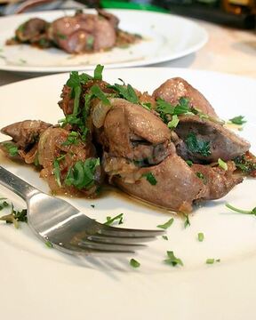 Утиная печень с луком