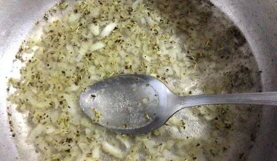 жареная фуагра с шоколадным соусом