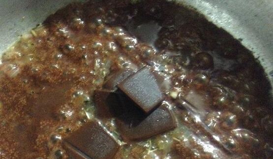 жареная фуагра с шоколадным соусом