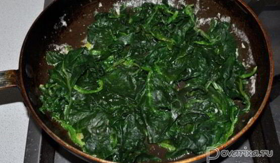 жареная печень со шпинатом