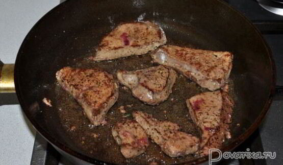 жареная печень со шпинатом