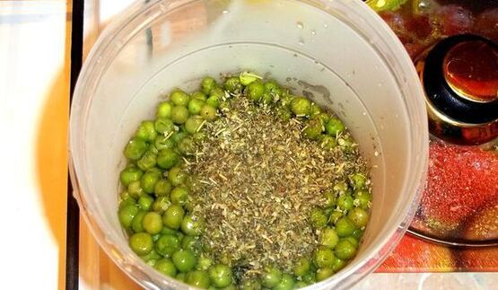 ароматное зеленое пельменное тесто