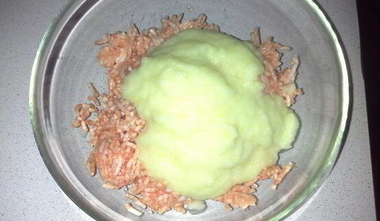 пельмени-ушки из морковного теста