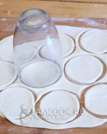 Рецепт теста для пельменей на молоке и сметане