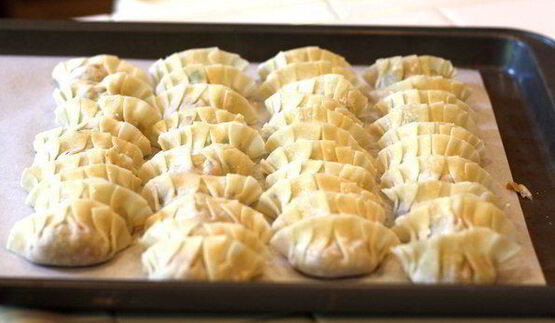 японские жареные пельмени