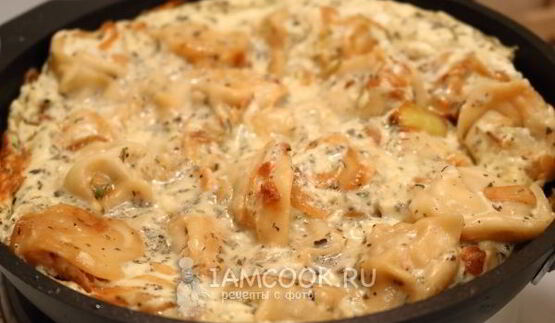 жареные пельмени с яйцом