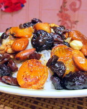 Армянский плов с изюмом и сухофруктами сладкий