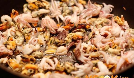 паэлья с морепродуктами