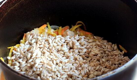 плов из перловки с курицей