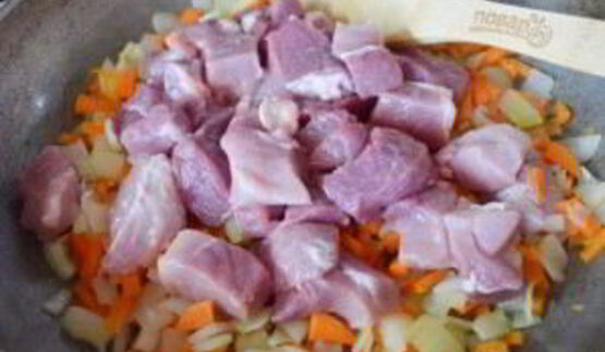 плов на сковороде со свининой