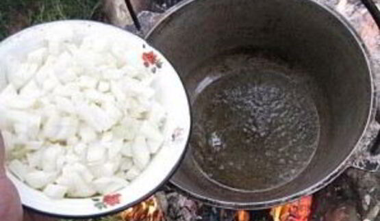 плов с тушенкой