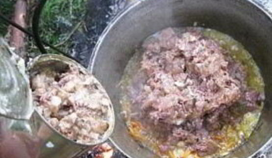 плов с тушенкой