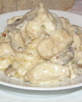 Фрикасе из курицы с шампиньонами