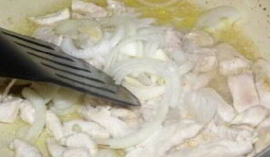 фрикасе из курицы с шампиньонами