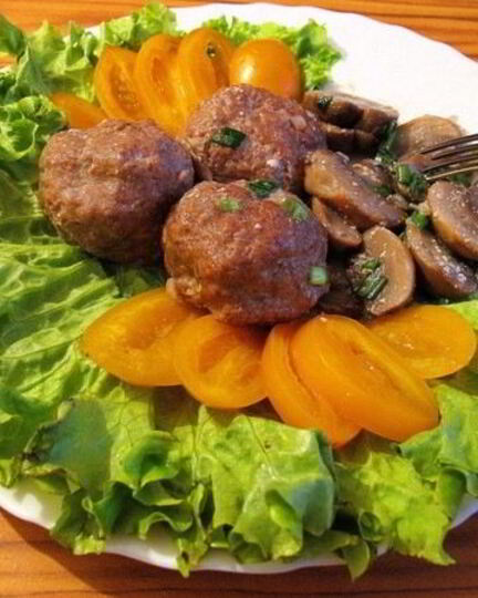 Рецепт фрикасе с куриными фрикадельками и грибами