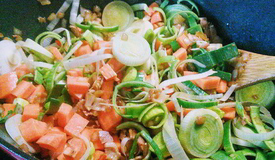 говяжье рагу в томатно-сливочном соусе