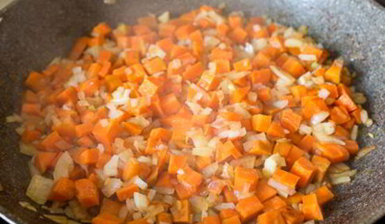 густое рагу из свинины на красном вине