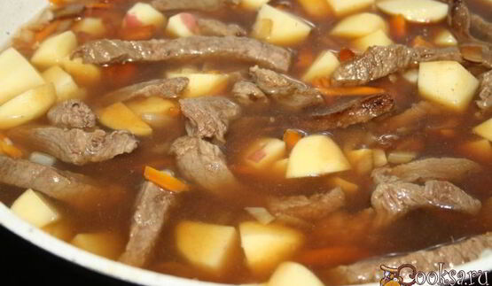 летнее рагу с говядиной и печеными овощами с ароматом дымка