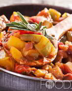 Овощное рагу с баклажанами, картошкой и мясом