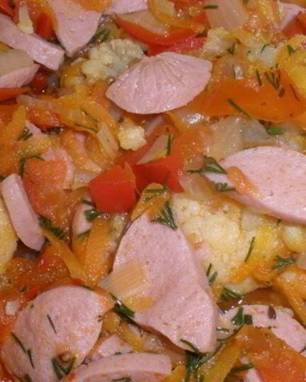 Рецепт овощного рагу с сосисками