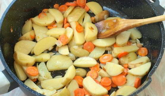 овощное рагу с цветной капустой и стручковым горошком